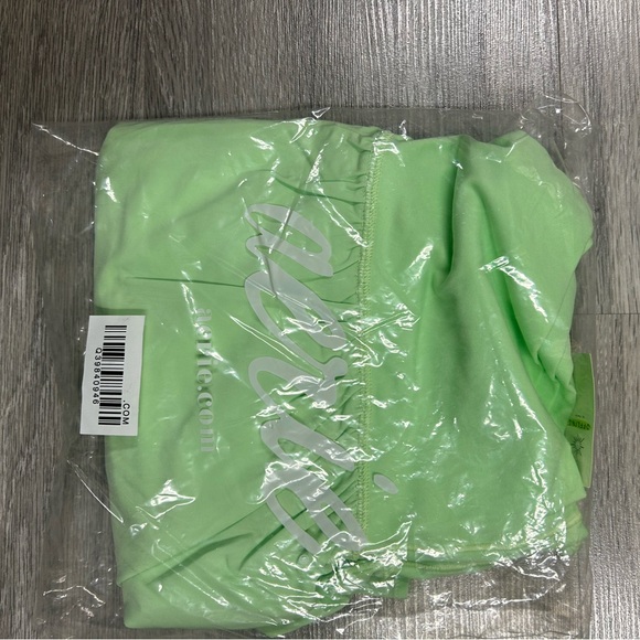 Aerie offline flirty short in pistachio green - Picture 5 of 5